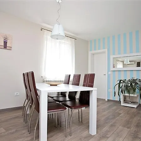 Apartment Nina